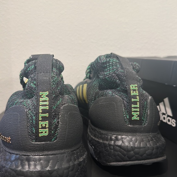 Adidas Ultraboost DNA x Von Miller Men's Mid Shoes - Picture 10 of 15